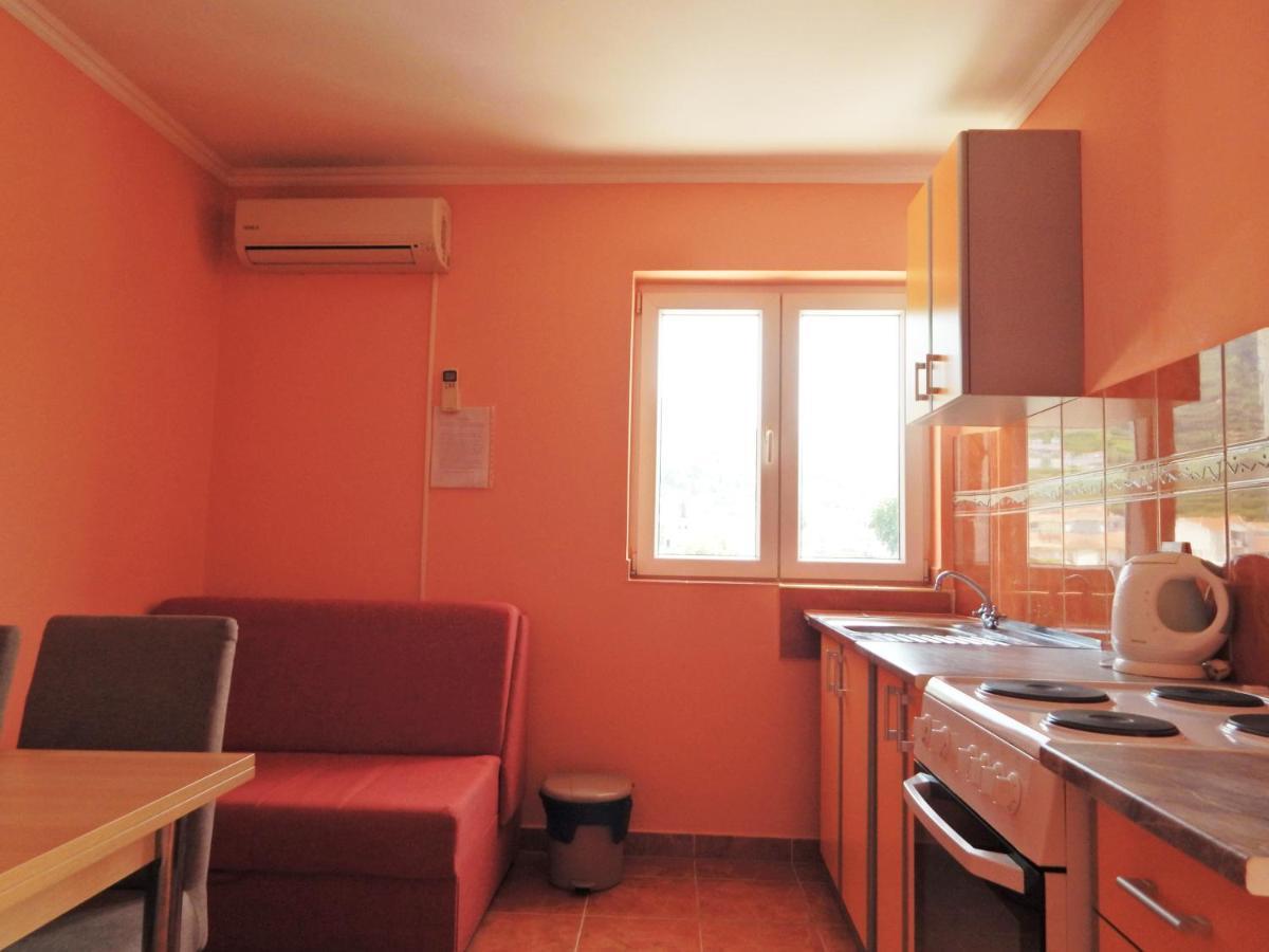 Apartmani Sindik ティヴァト エクステリア 写真