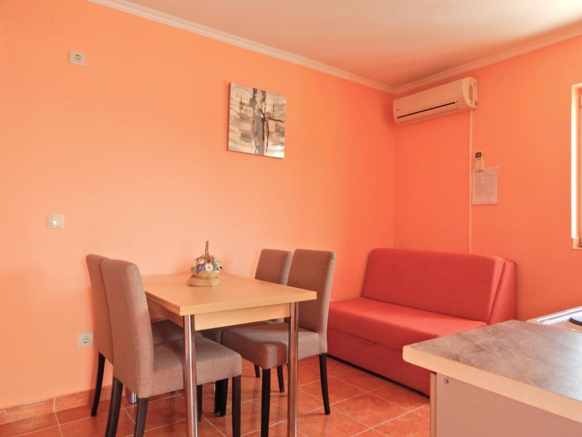 Apartmani Sindik ティヴァト エクステリア 写真