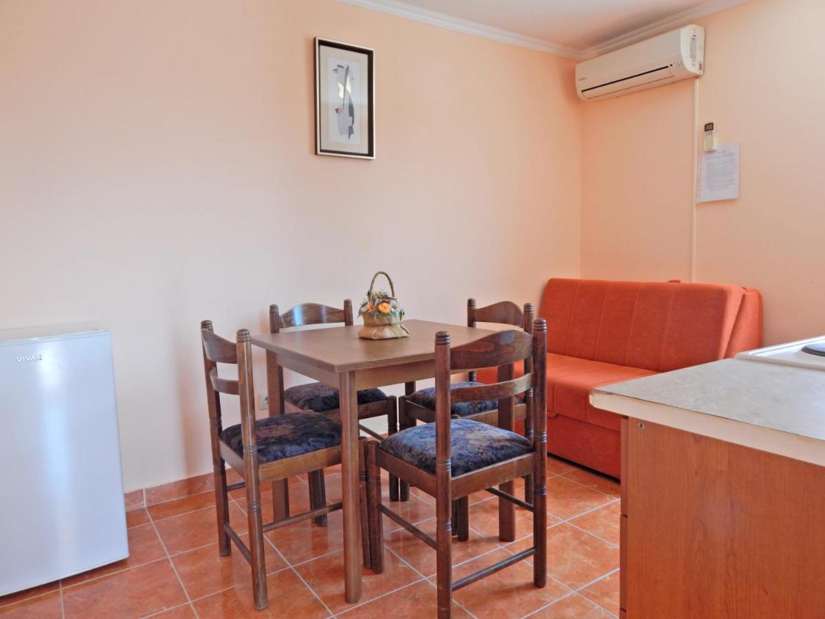 Apartmani Sindik ティヴァト エクステリア 写真