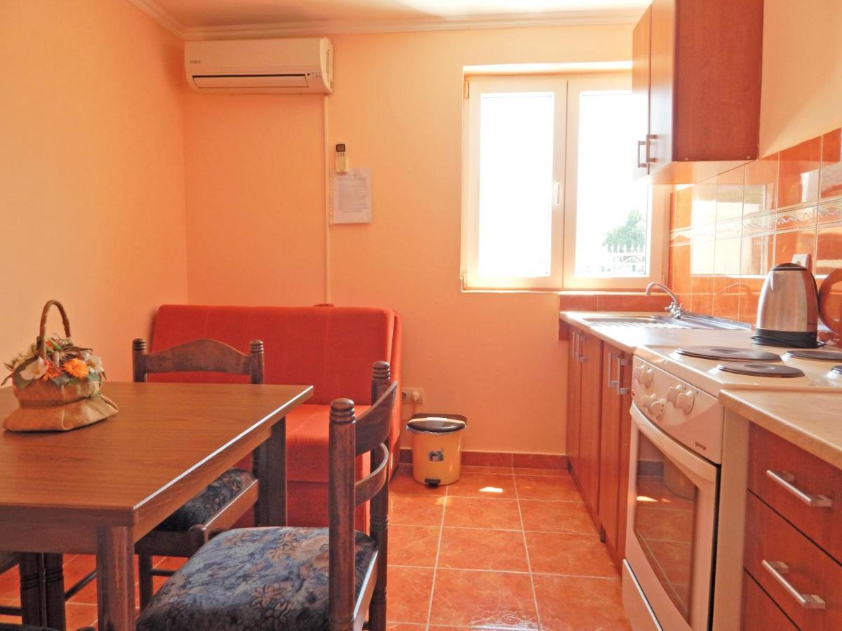 Apartmani Sindik ティヴァト エクステリア 写真